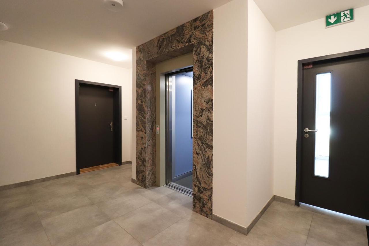 M.K. Apartment โปปรัด ภายนอก รูปภาพ